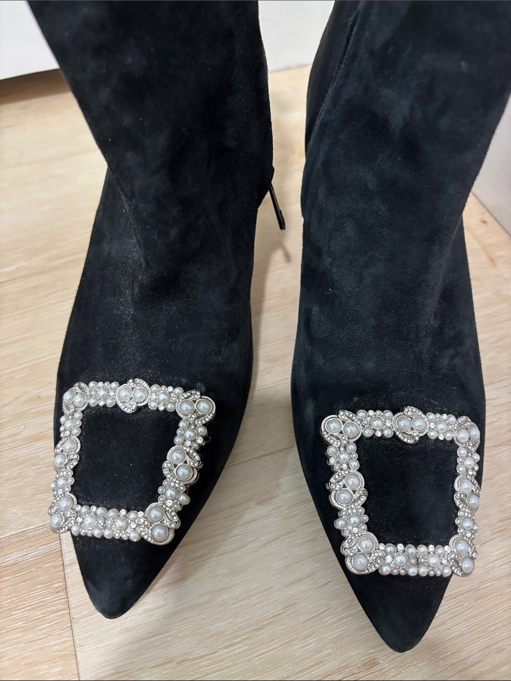 Sam Edelman Black Suede Pointed Toe Ankle Booties w/ Pearl-Encrusted Buckle 6.5 - Picture 9 of 9